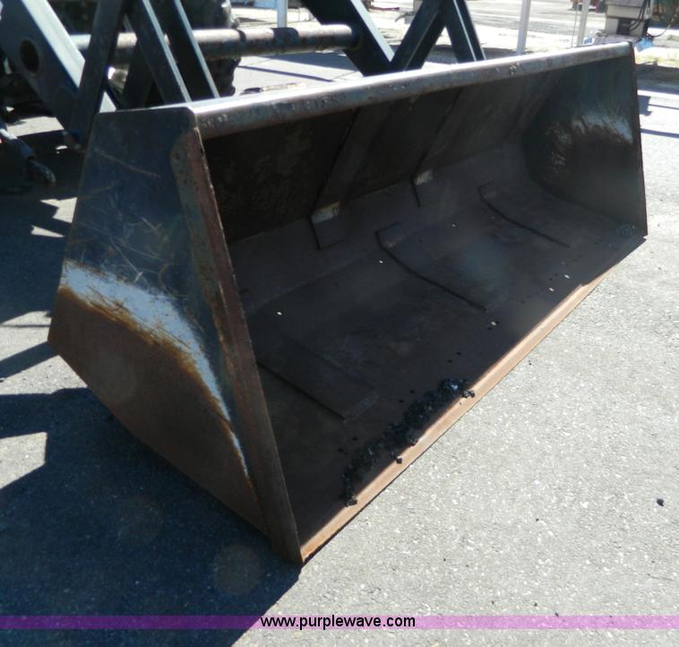 image for item E4191 2000 New Holland TV-140 tractor