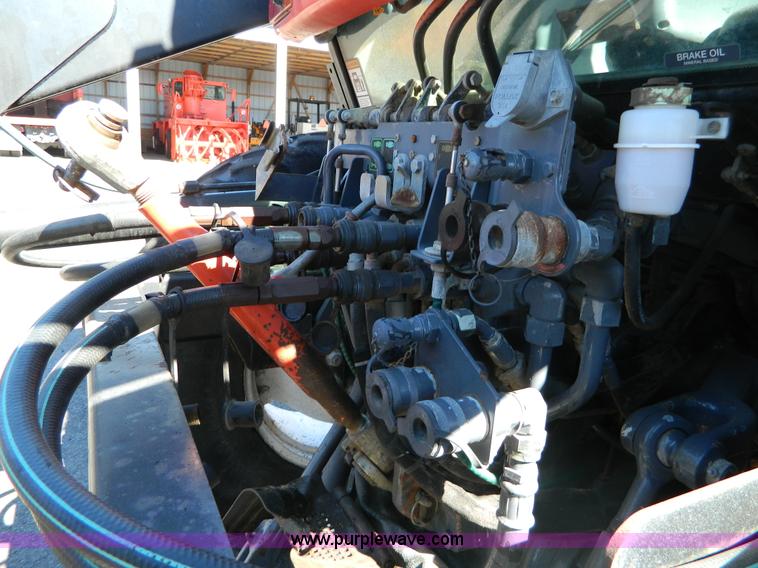 image for item E4191 2000 New Holland TV-140 tractor