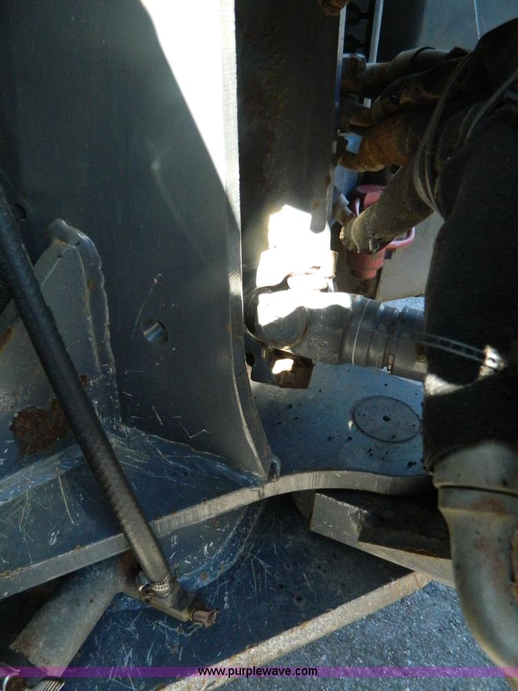 image for item E4191 2000 New Holland TV-140 tractor