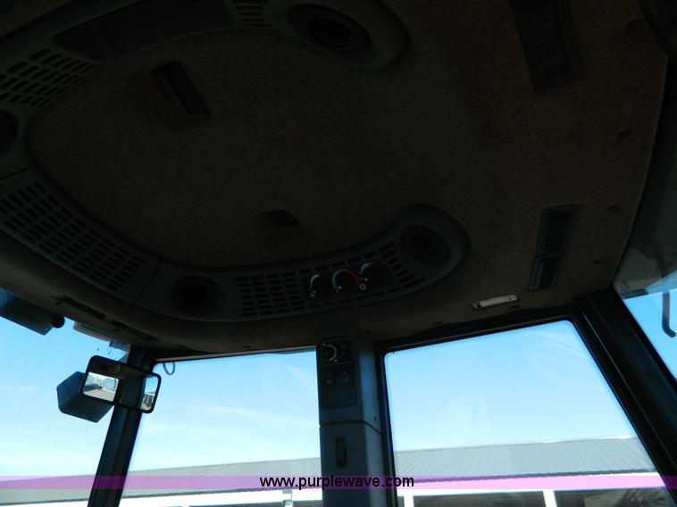 image for item E4191 2000 New Holland TV-140 tractor