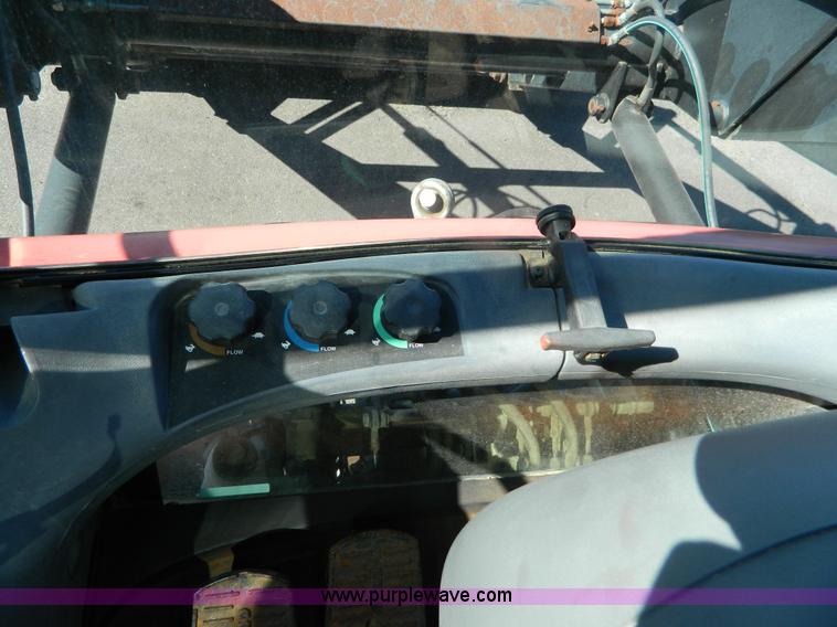 image for item E4191 2000 New Holland TV-140 tractor