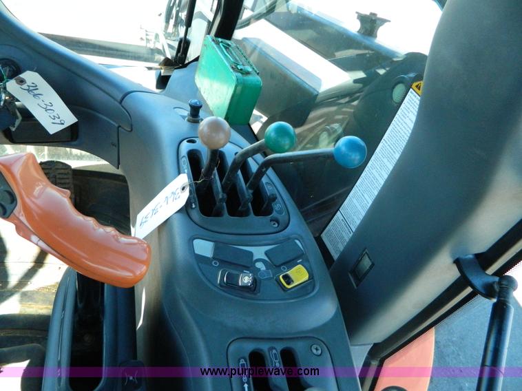 image for item E4191 2000 New Holland TV-140 tractor