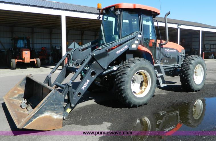 image for item E4192 2000 New Holland TV-140 tractor