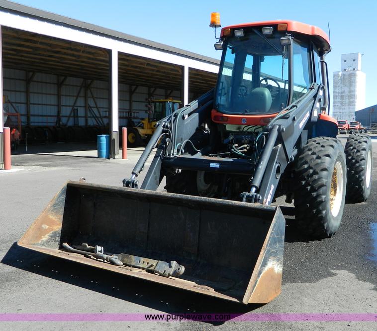 image for item E4192 2000 New Holland TV-140 tractor