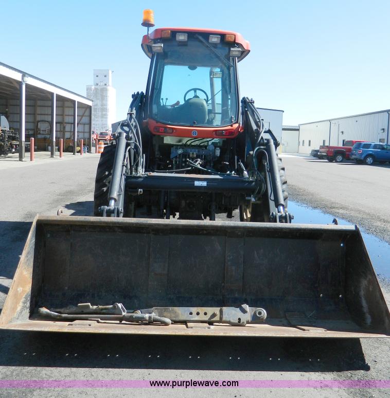 image for item E4192 2000 New Holland TV-140 tractor