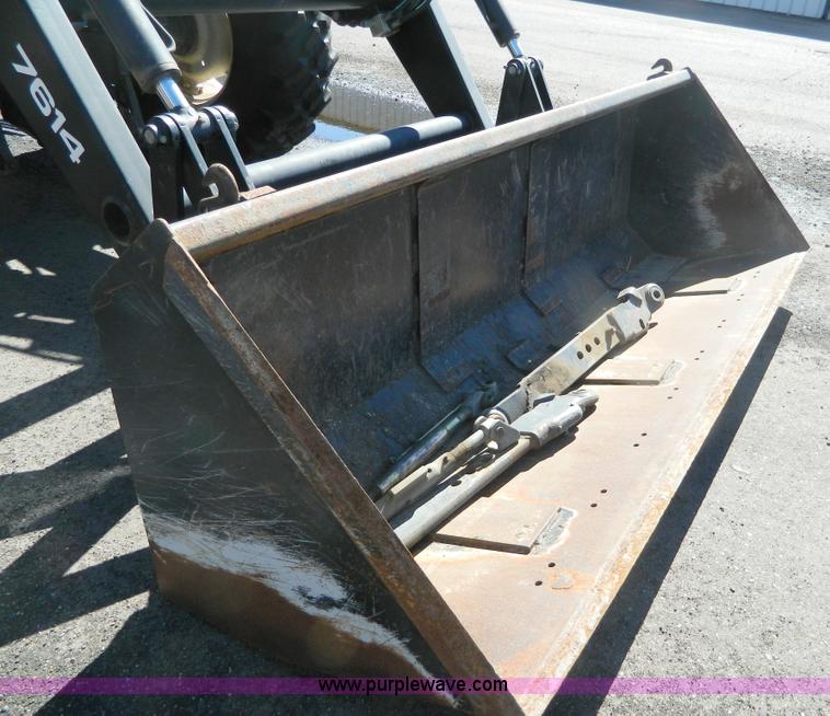 image for item E4192 2000 New Holland TV-140 tractor