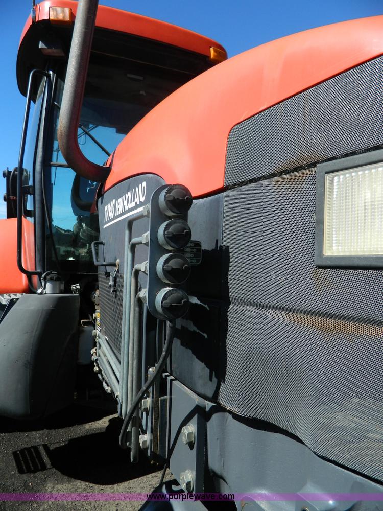 image for item E4192 2000 New Holland TV-140 tractor