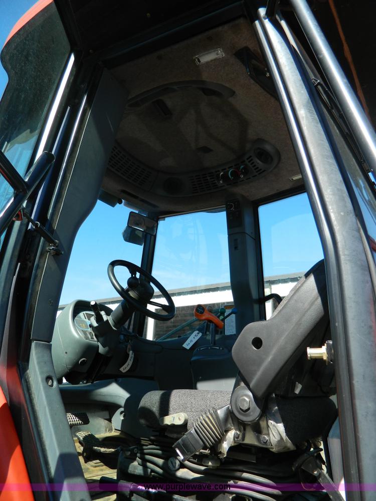 image for item E4192 2000 New Holland TV-140 tractor