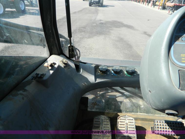 image for item E4192 2000 New Holland TV-140 tractor