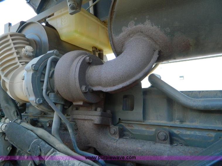 image for item E4192 2000 New Holland TV-140 tractor