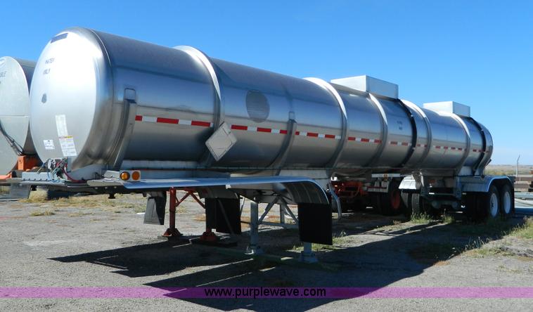 image for item E4197 2008 Brenner 2NC600010SS water tanker trailer