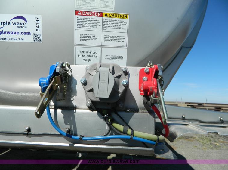 image for item E4197 2008 Brenner 2NC600010SS water tanker trailer