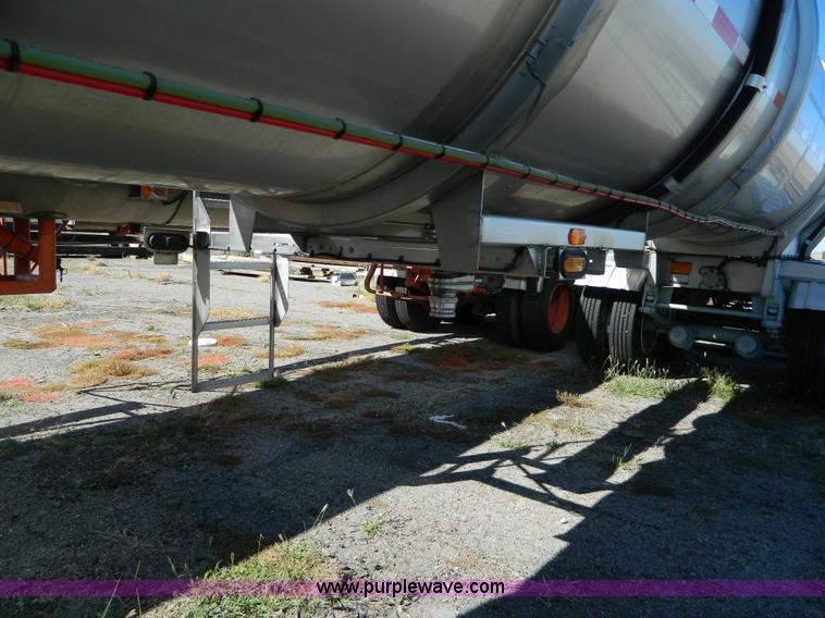 image for item E4197 2008 Brenner 2NC600010SS water tanker trailer