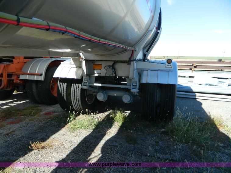image for item E4197 2008 Brenner 2NC600010SS water tanker trailer