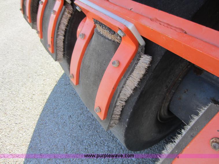 image for item E8053 2001 Hamm GRW6 combination roller