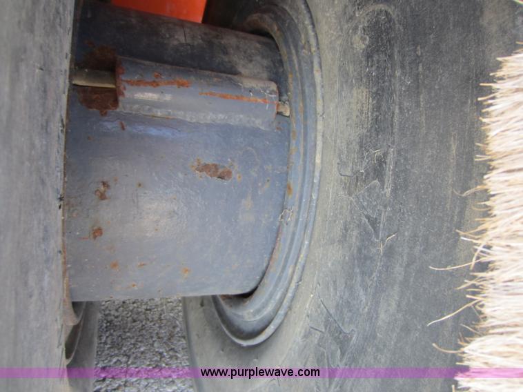 image for item E8053 2001 Hamm GRW6 combination roller