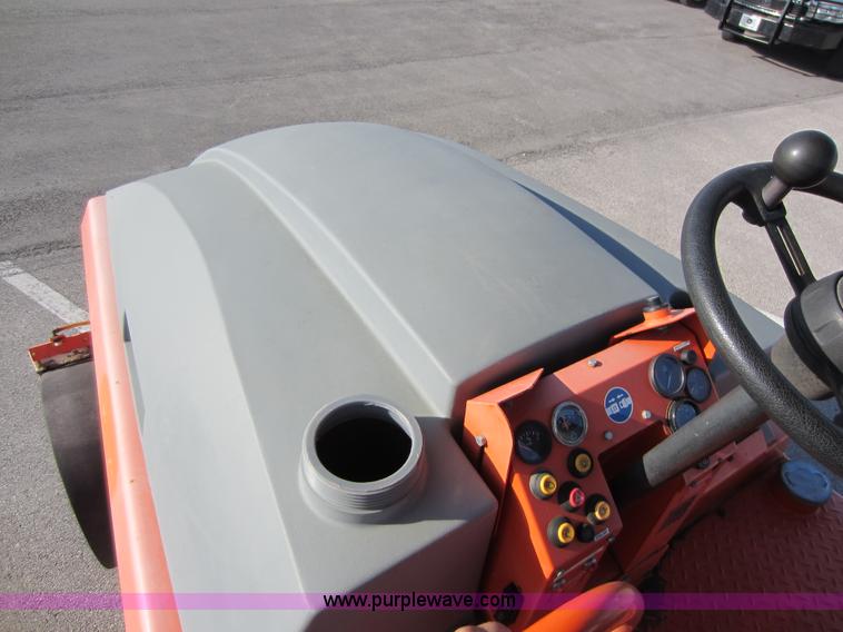 image for item E8053 2001 Hamm GRW6 combination roller