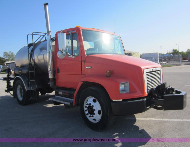 image for item E8054 2002 Freightliner FL60 oil distributor truck
