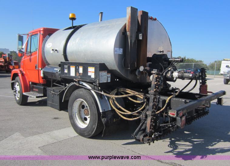 image for item E8054 2002 Freightliner FL60 oil distributor truck