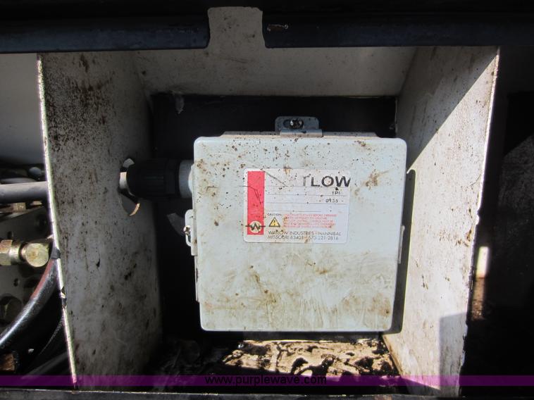 image for item E8054 2002 Freightliner FL60 oil distributor truck