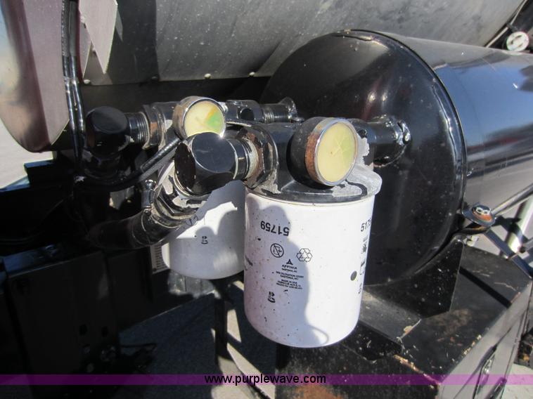 image for item E8054 2002 Freightliner FL60 oil distributor truck