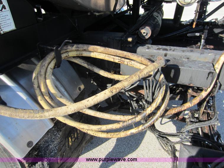 image for item E8054 2002 Freightliner FL60 oil distributor truck