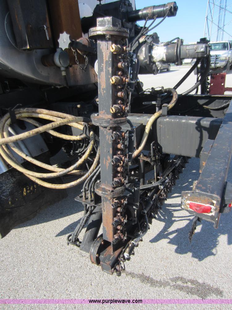 image for item E8054 2002 Freightliner FL60 oil distributor truck