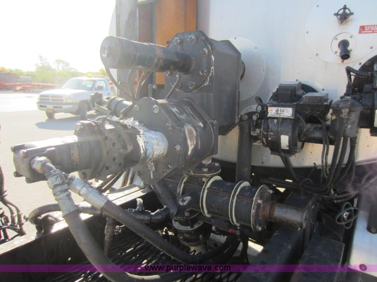 image for item E8054 2002 Freightliner FL60 oil distributor truck