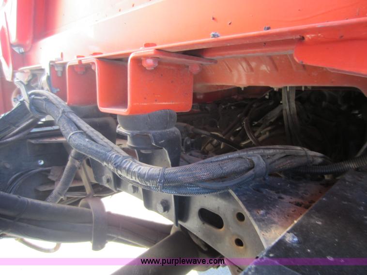 image for item E8054 2002 Freightliner FL60 oil distributor truck