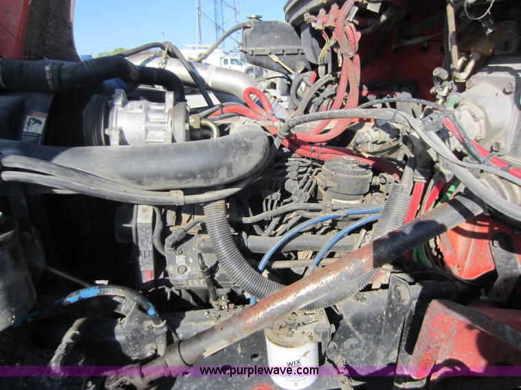 image for item E8054 2002 Freightliner FL60 oil distributor truck