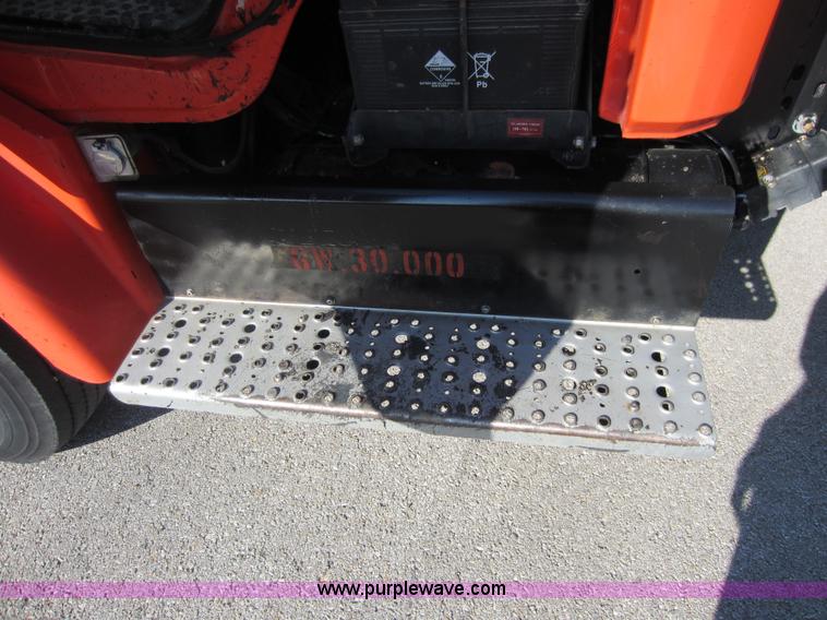 image for item E8054 2002 Freightliner FL60 oil distributor truck