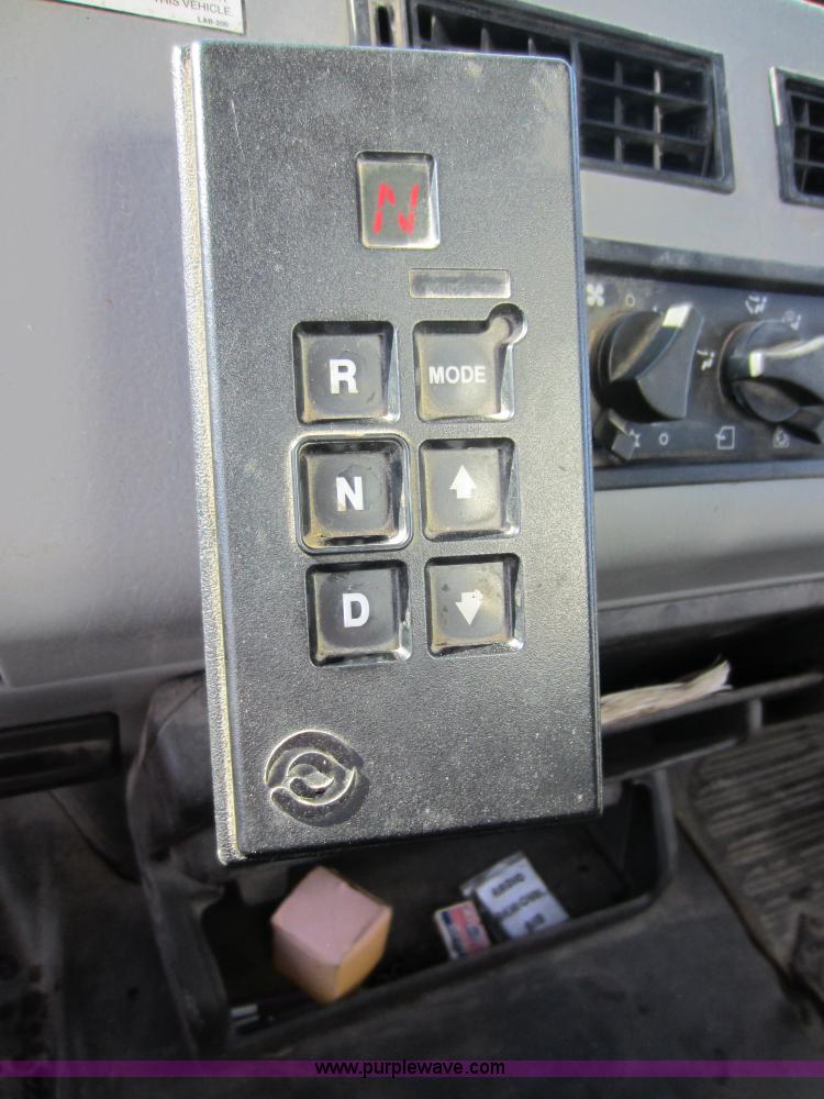 image for item E8054 2002 Freightliner FL60 oil distributor truck