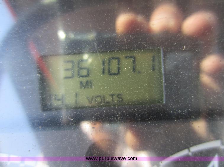 image for item E8054 2002 Freightliner FL60 oil distributor truck