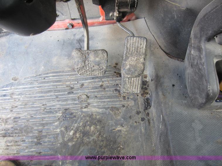 image for item E8054 2002 Freightliner FL60 oil distributor truck