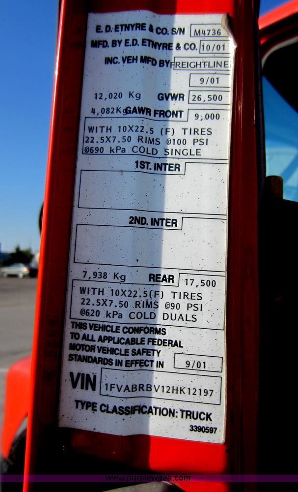 image for item E8054 2002 Freightliner FL60 oil distributor truck