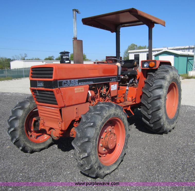 1988 Case 885MF tractor in Chanute, KS | Item E8057 sold | Purple Wave