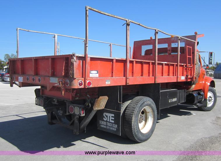 image for item E8060 1993 International 4900 stake bed truck