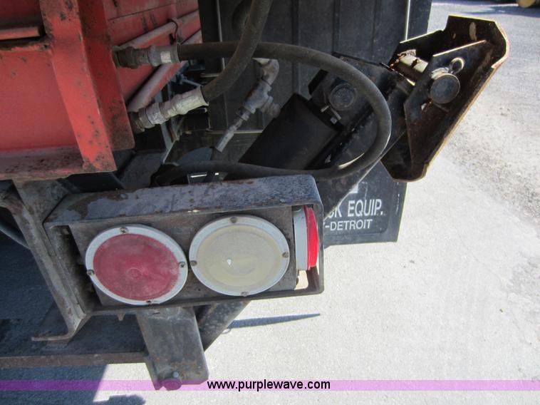 image for item E8060 1993 International 4900 stake bed truck