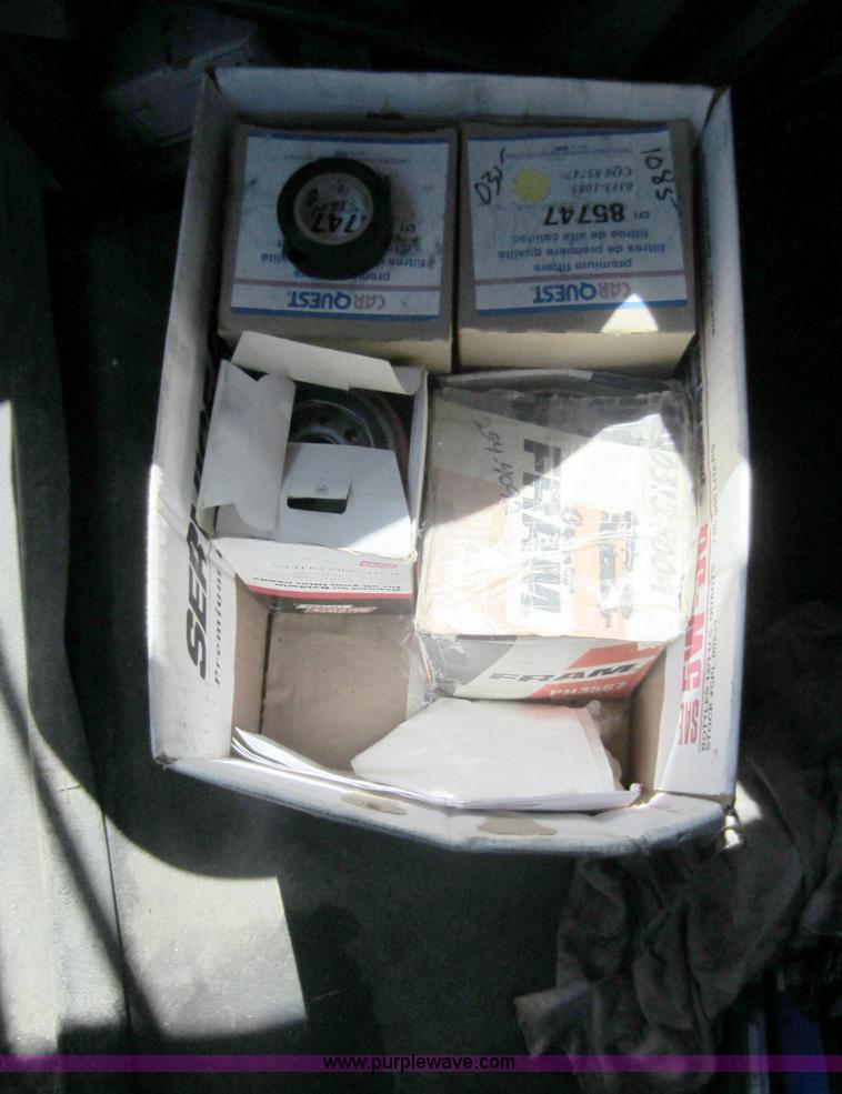 image for item E8060 1993 International 4900 stake bed truck