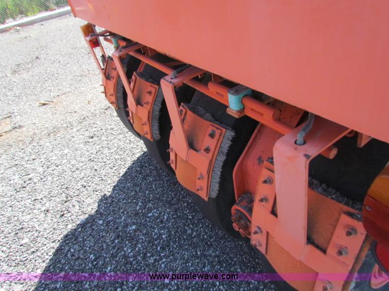image for item E8065 1995 Hamm GRW5 pneumatic roller