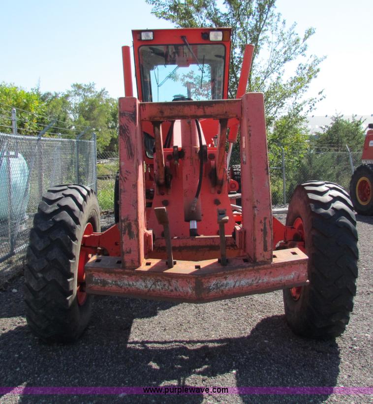 image for item E8069 1995 Champion 710A motor grader