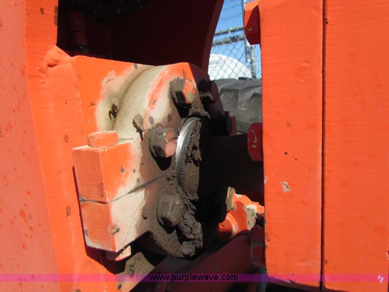 image for item E8069 1995 Champion 710A motor grader