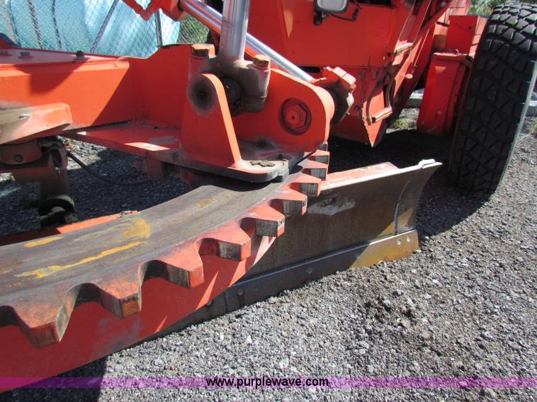 image for item E8069 1995 Champion 710A motor grader