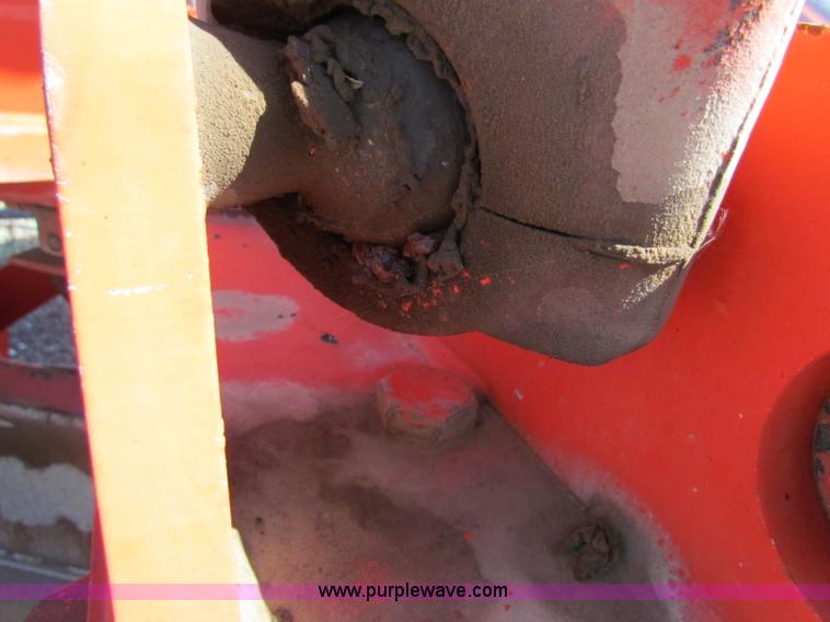 image for item E8069 1995 Champion 710A motor grader