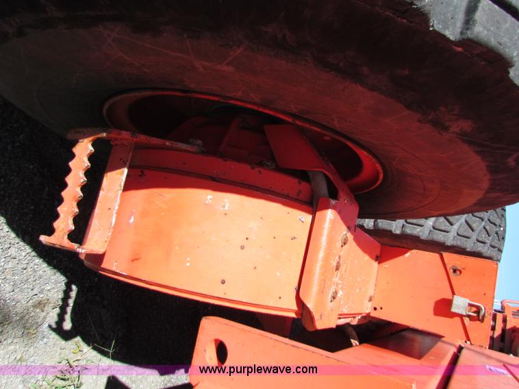 image for item E8069 1995 Champion 710A motor grader