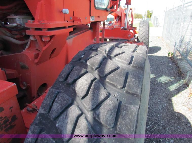 image for item E8069 1995 Champion 710A motor grader