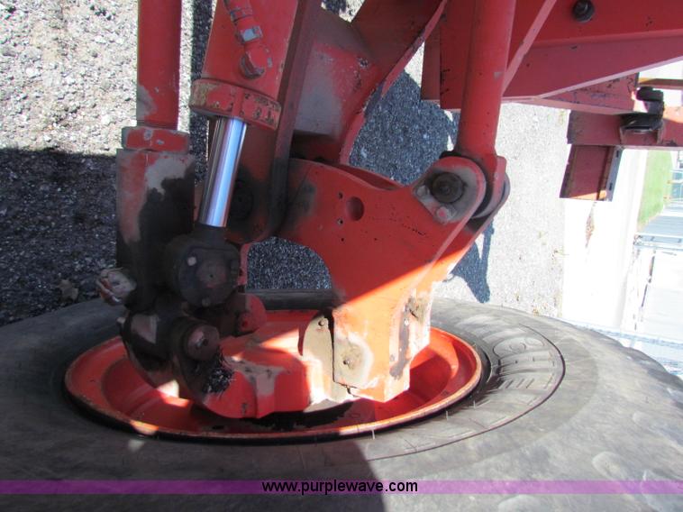 image for item E8069 1995 Champion 710A motor grader