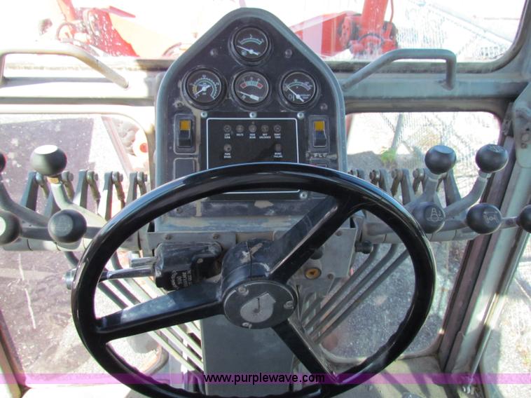 image for item E8069 1995 Champion 710A motor grader