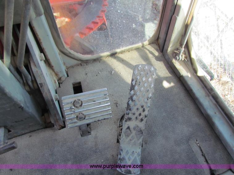 image for item E8069 1995 Champion 710A motor grader