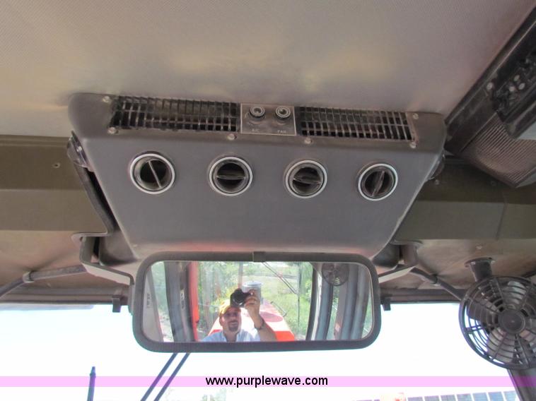 image for item E8069 1995 Champion 710A motor grader